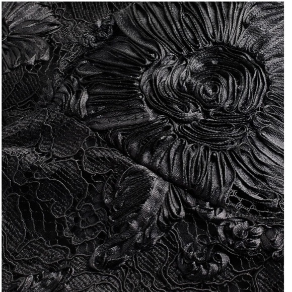 Express flower lace dress - Picture 10 of 12